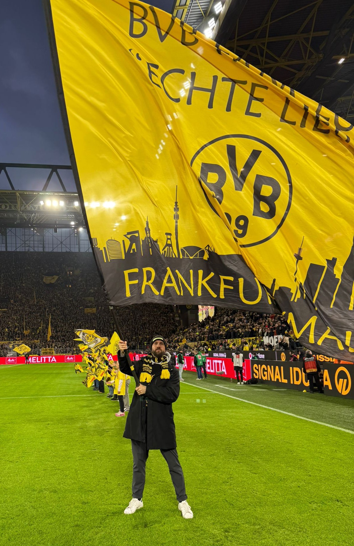 Unsere Fanclub-Fahne im Westfalenstadion